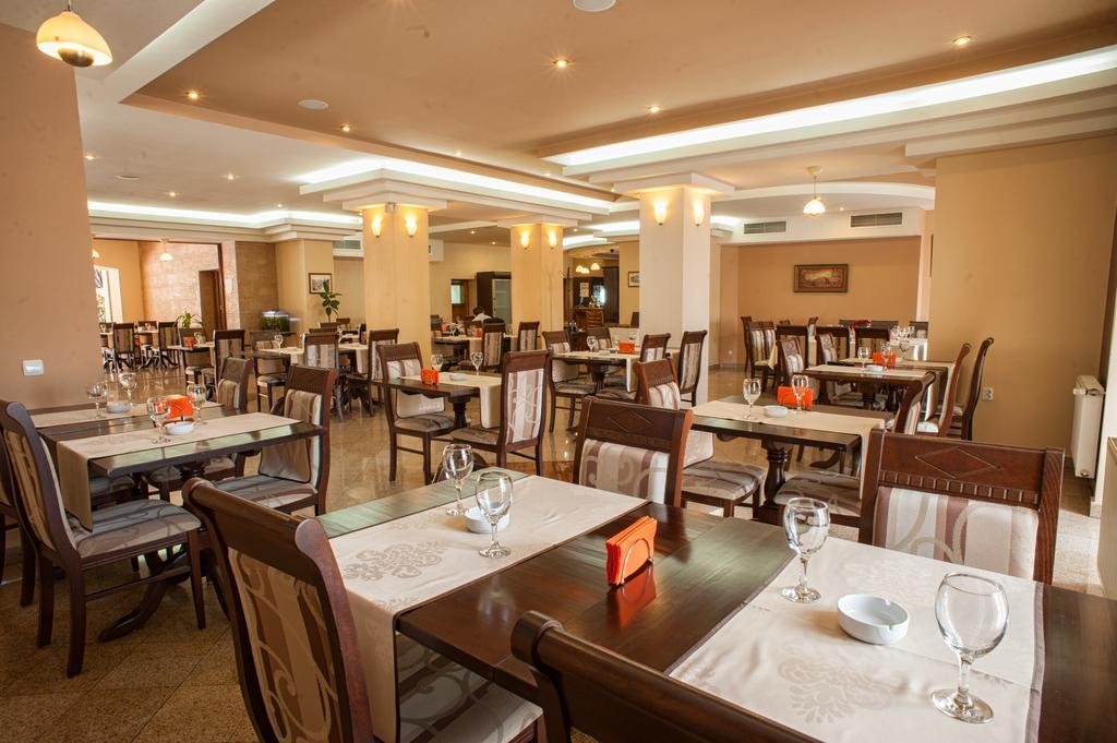 Pension La Fontana Baia Mare Exterior photo