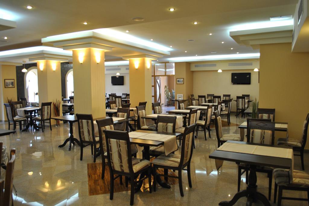 Pension La Fontana Baia Mare Exterior photo