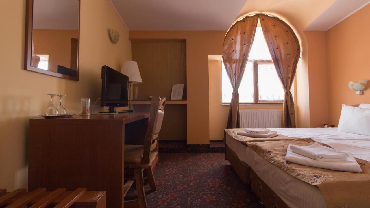 Pension La Fontana Baia Mare Exterior photo