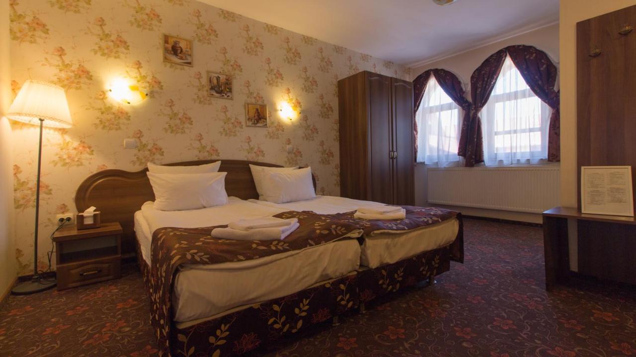 Pension La Fontana Baia Mare Exterior photo